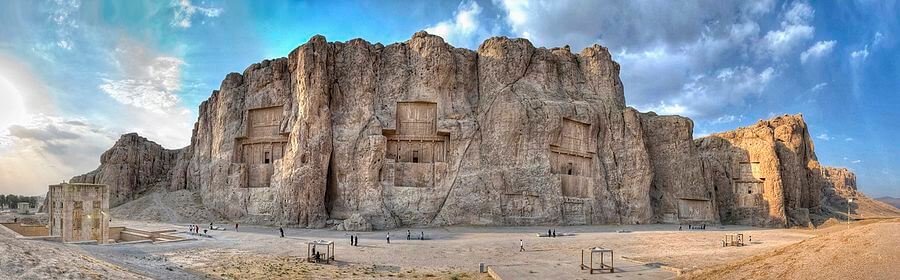 نقش رستم شیراز کجاست؟ راهنمای کامل نقش رستم